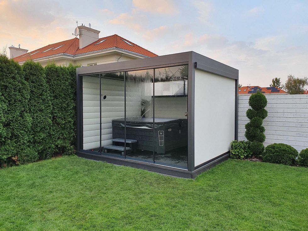 pergola lamelowa z roletą boczną typu ZIP