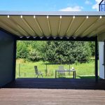 aluminiowa pergola tkaninowa, sterowana za pomocą pilota