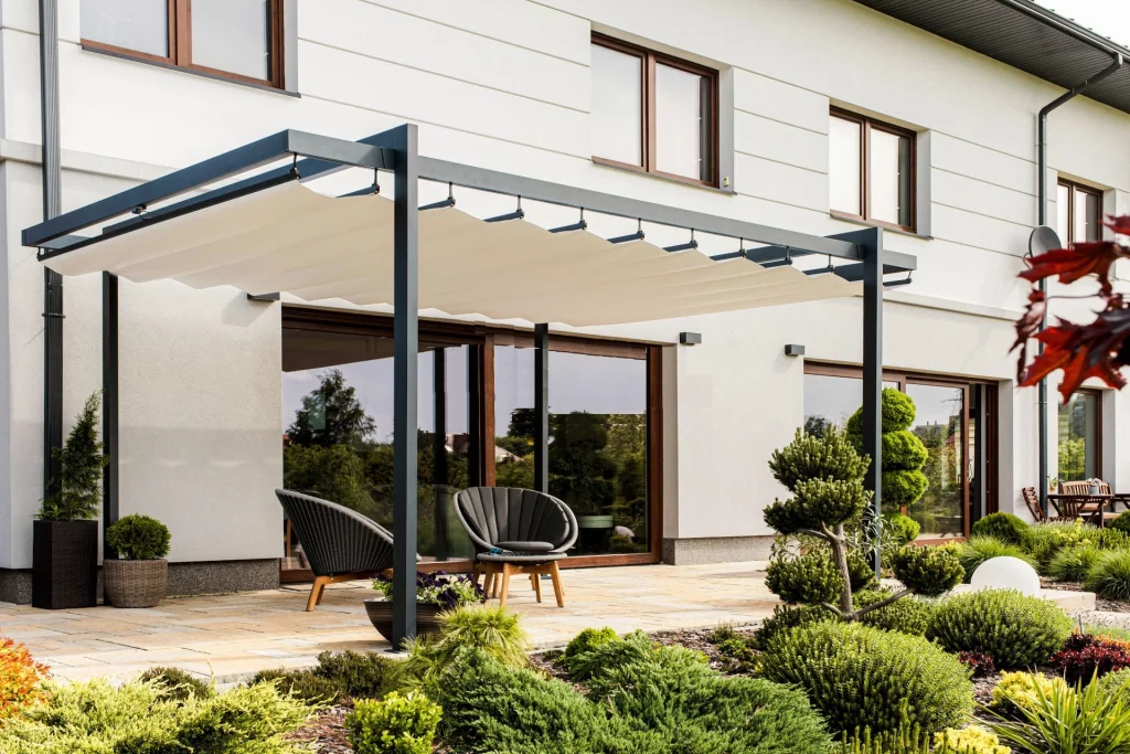 aluminiowa pergola na taras sterowana ręcznie, zadaszenei tarasów